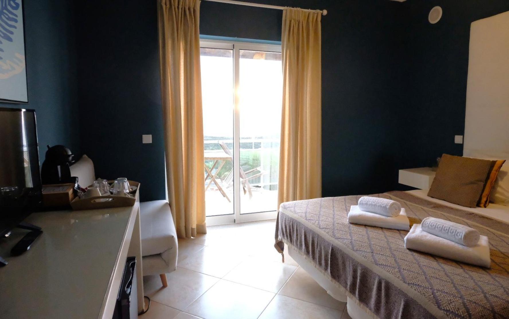 Arrifana Destination Suites อัลเจซูร์ ภายนอก รูปภาพ
